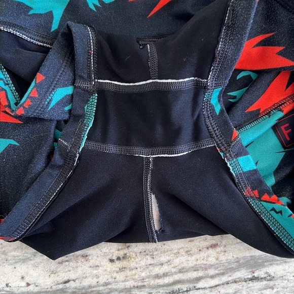 RARE Fleo T-Rex Invasion Shorts - Picture 4 of 4